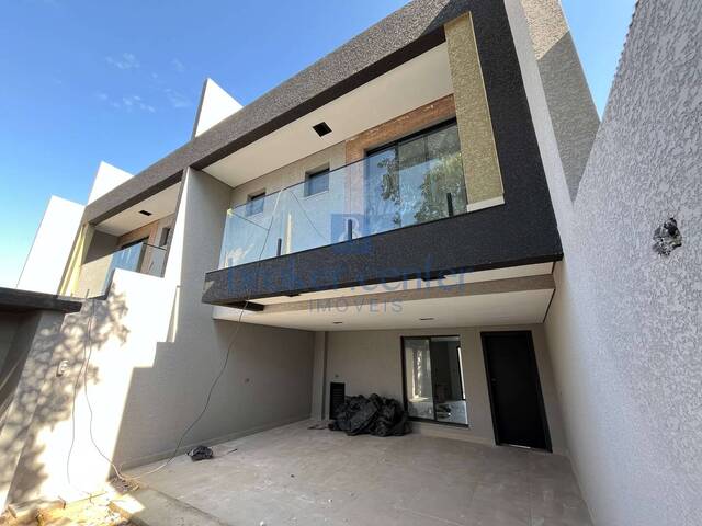 #359 - Sobrado para Venda em São José dos Pinhais - PR