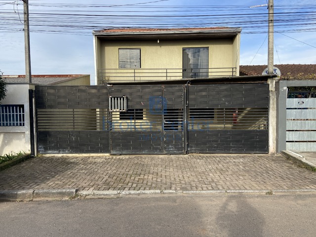 Sobrado para Venda em Curitiba - 2